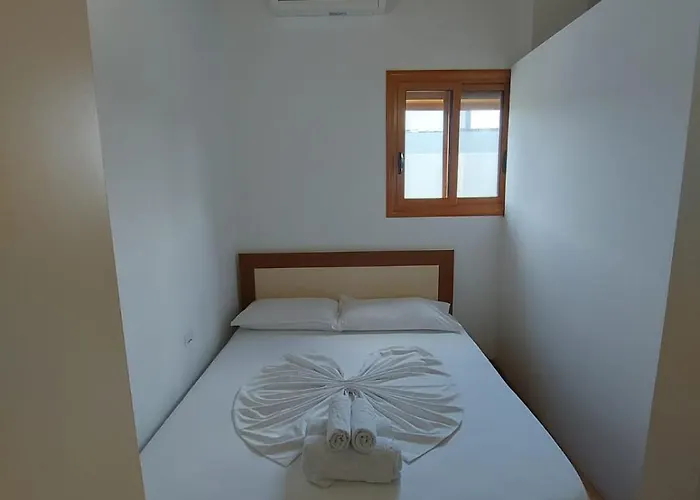 Relax 山林小屋 Vlorë